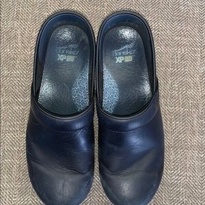 EUC Dansko XP 20 Clogs Size 40.